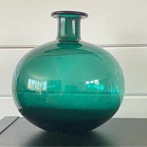 JUST IN Elegant Green Round Glass Vase Home Decor